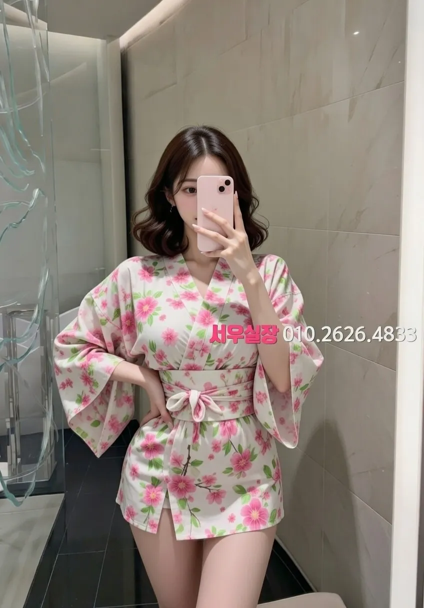 종로3가 미러룸 프리미엄 라인업 3번 프로필